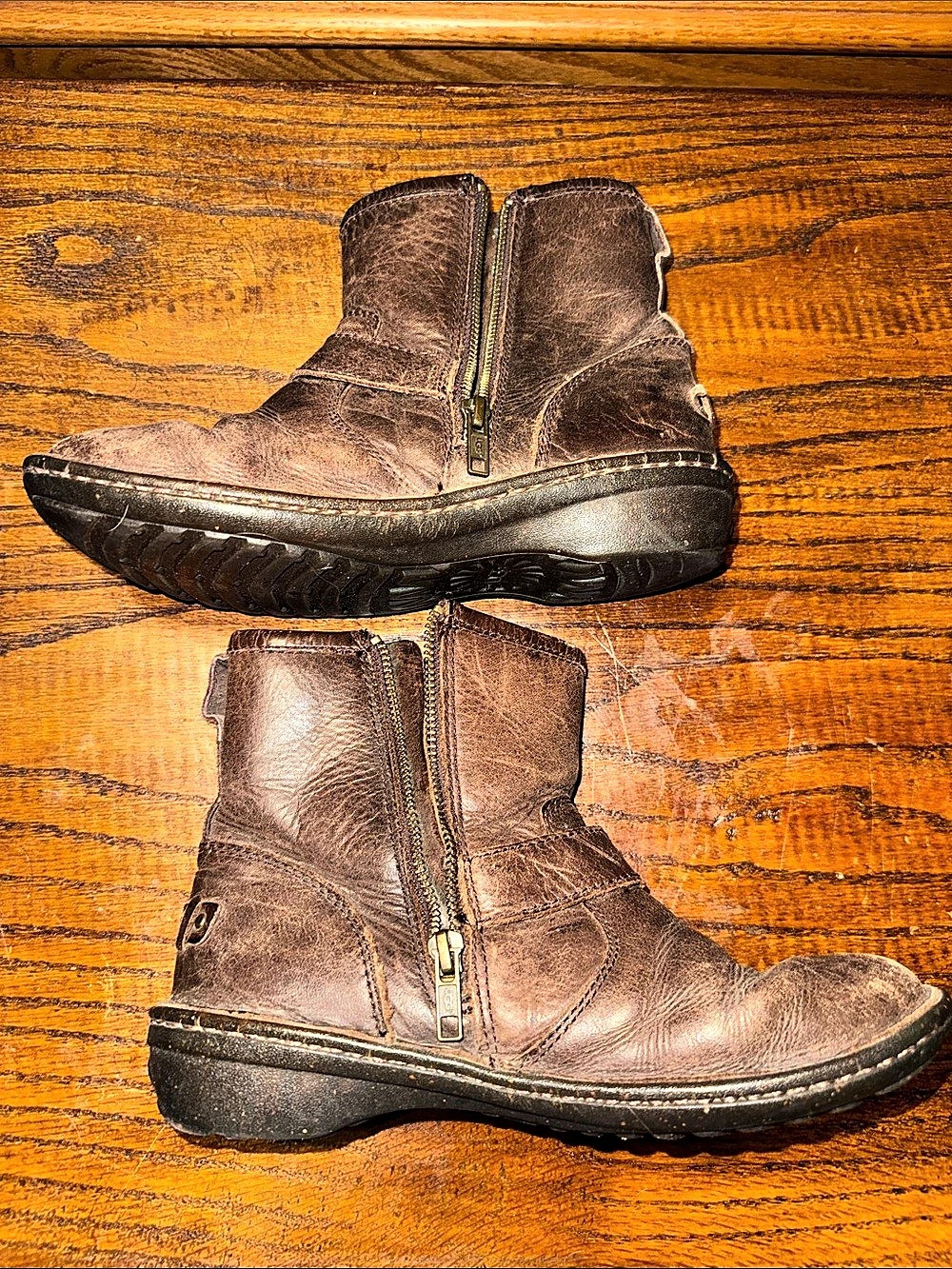 UGG Women's Brown Leather Boots US 6